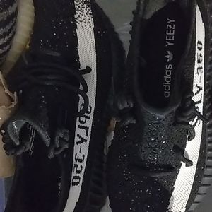 yeezy 350 Oreo brand new never worn